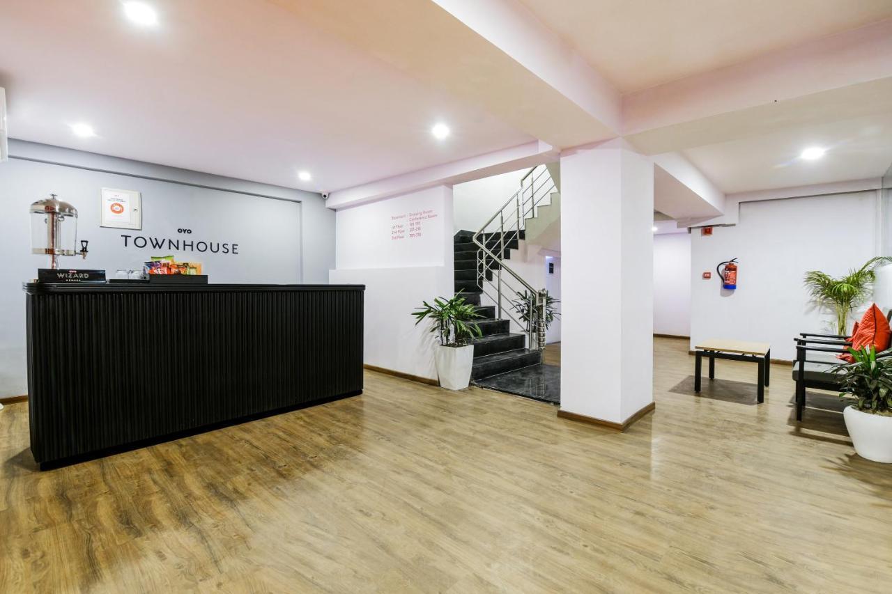 Oyo Townhouse 086 Pankha Road Hotel New Delhi Ngoại thất bức ảnh