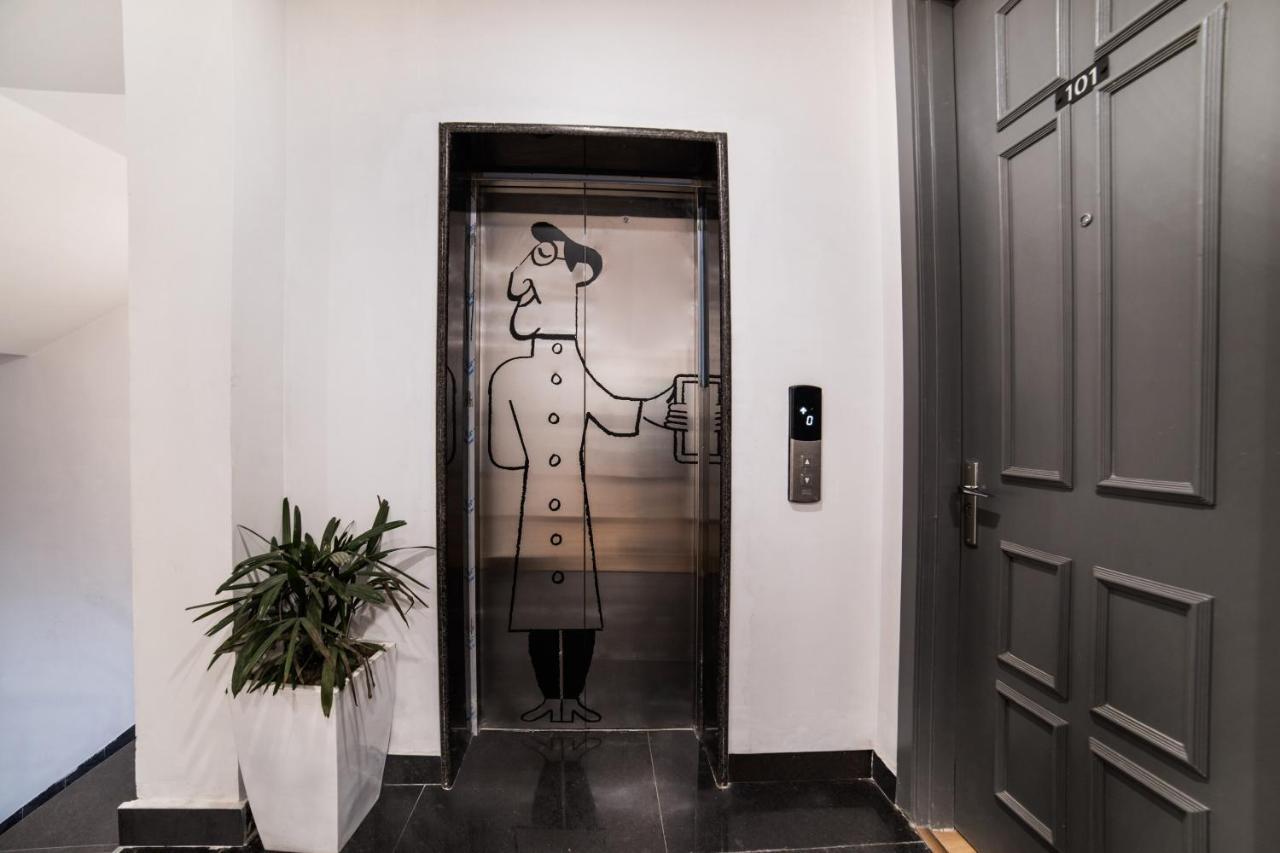 Oyo Townhouse 086 Pankha Road Hotel New Delhi Ngoại thất bức ảnh
