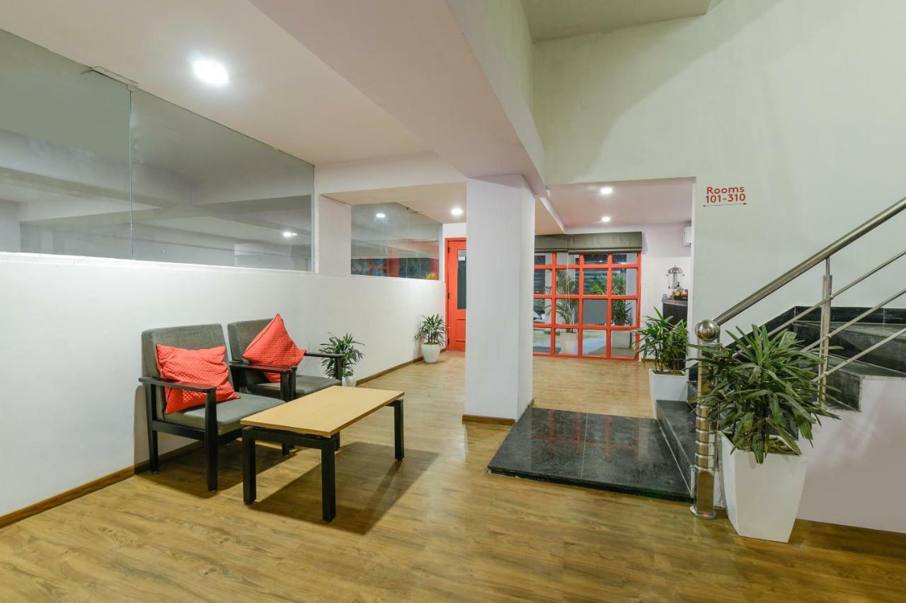 Oyo Townhouse 086 Pankha Road Hotel New Delhi Ngoại thất bức ảnh